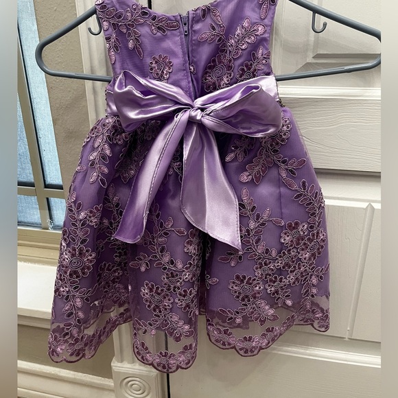 Beautiful lavender, embroidered gown with diamond belt - Picture 3 of 4